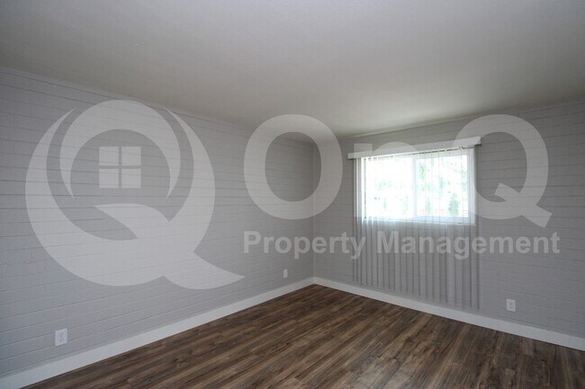 Building Photo - 6044 N 21st Ave