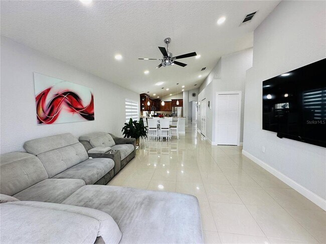 Building Photo - 8885 Palisades Beach Ave