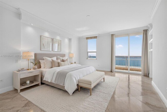 Building Photo - 808 Brickell Key Dr