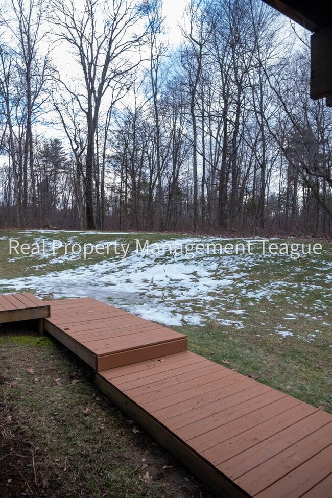 Building Photo - Heat and Utilities Paid by Owner!