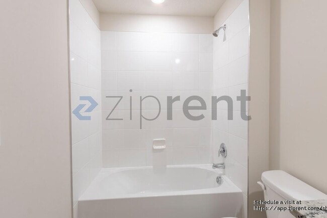 Building Photo - 458 Salisbury Cir