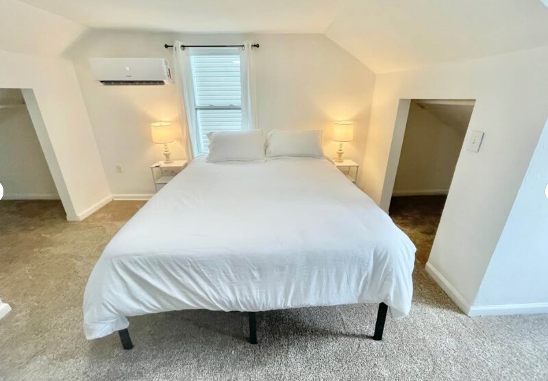 Building Photo - 1011 E Chester St