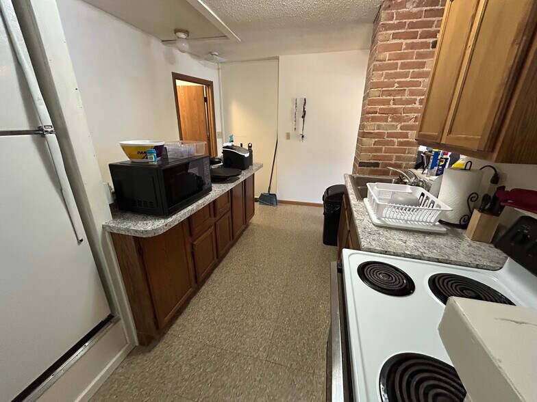 Building Photo - 2218 Merner Ave