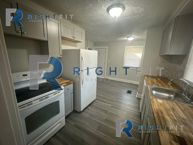 Building Photo - 3 bedroom 1 bathroom