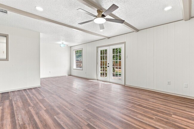 Building Photo - 3701 Englewood Ave