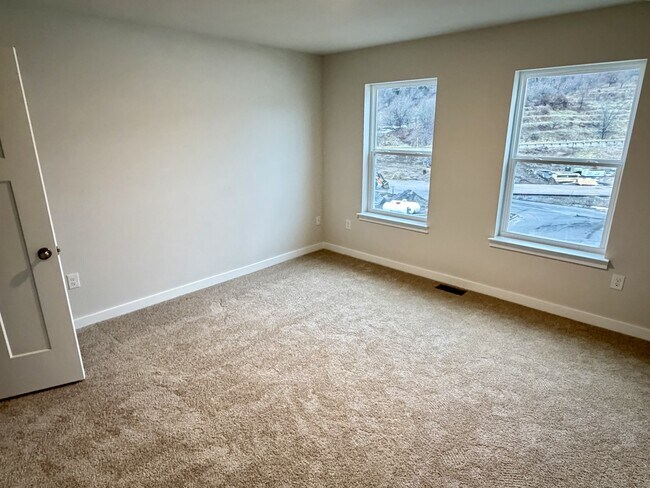 Building Photo - 531 Cooper St