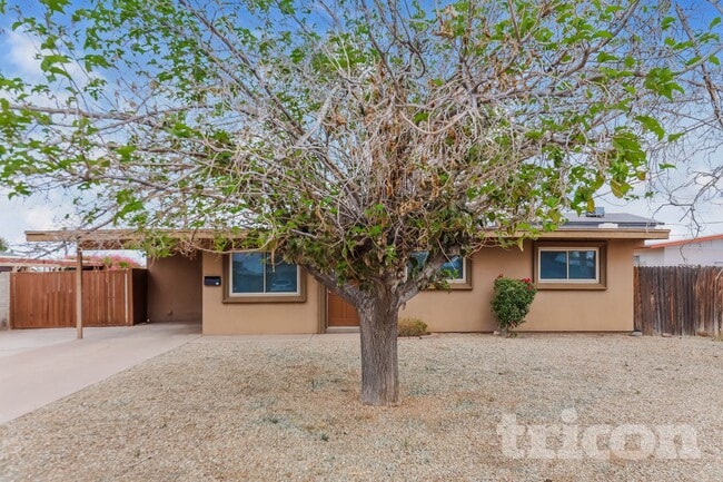 Building Photo - 2932 W Caribbean Ln