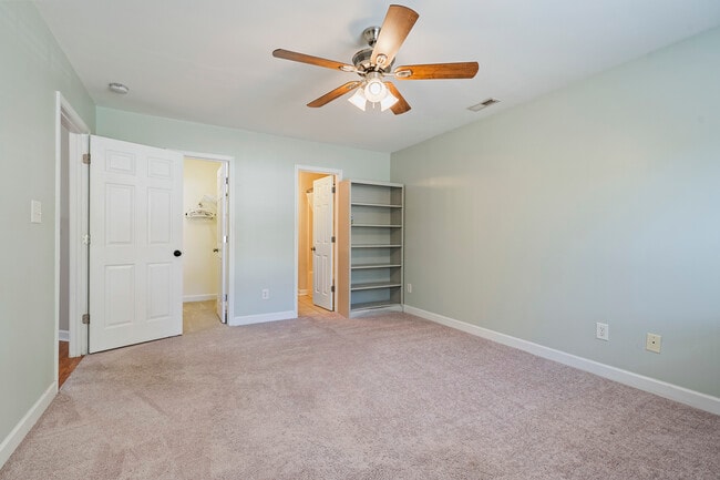 Building Photo - 2175 Glendale Ave