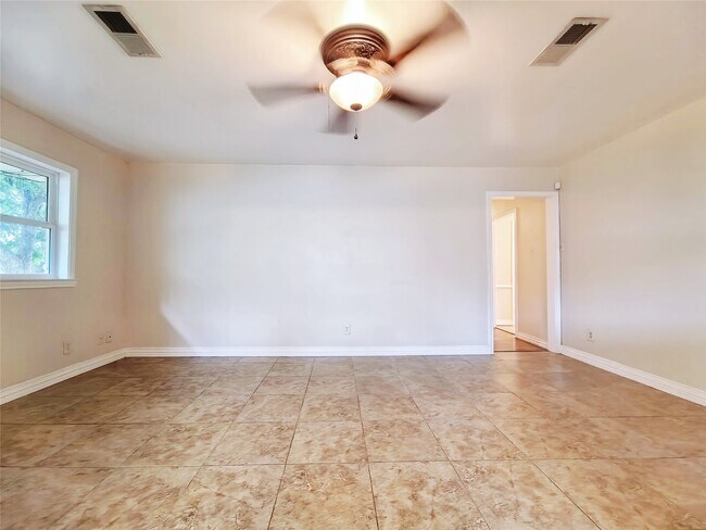 Building Photo - 5118 Lymbar Dr