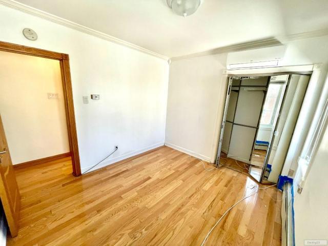 Building Photo - 3 bedroom in ASTORIA NY 11105