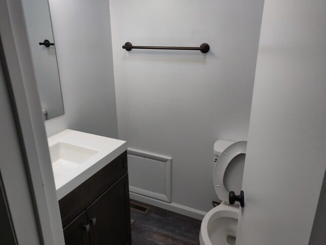 Building Photo - 3226 Brookline Rd