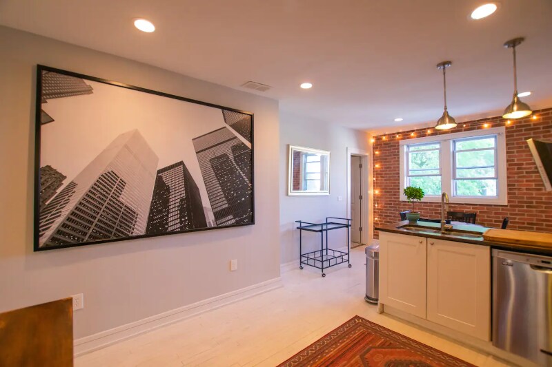 Building Photo - 2732 S Bonfield St