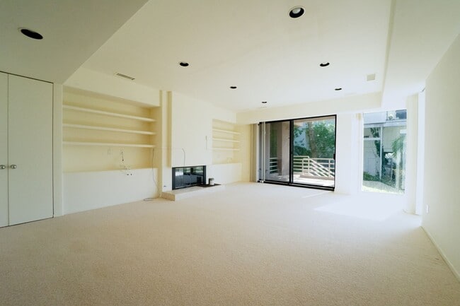 Building Photo - Private, Architect-Designed La Jolla Gem w/ Ocean View! MUST SEE!!!