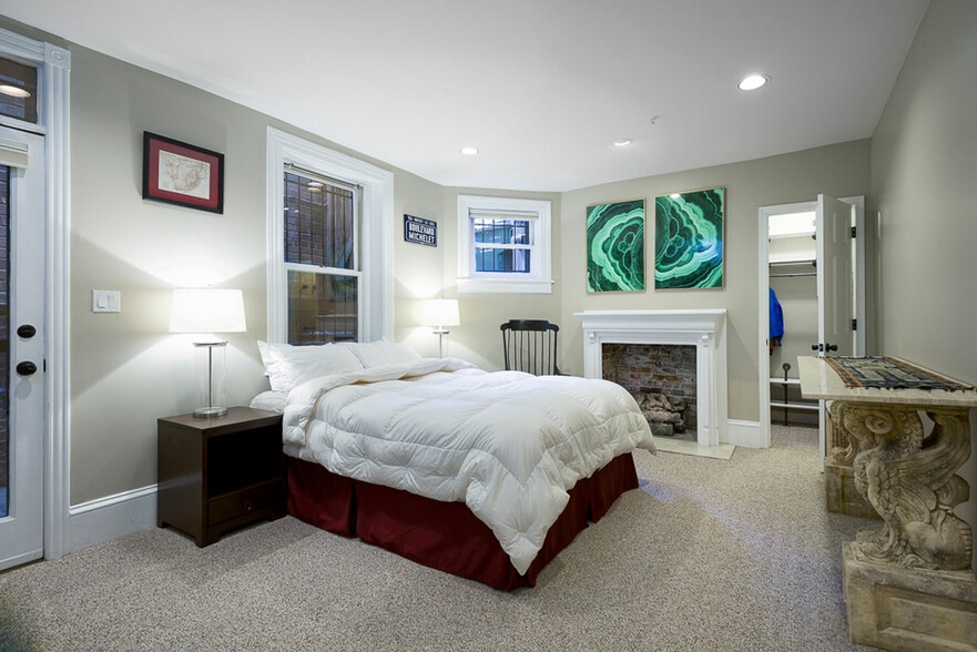 Building Photo - 1738 19th St NW