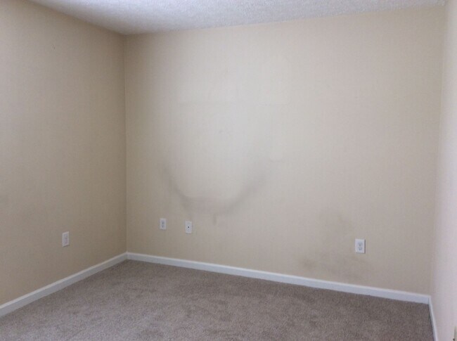Building Photo - Single Family Home in Desirable Brices Crossing
