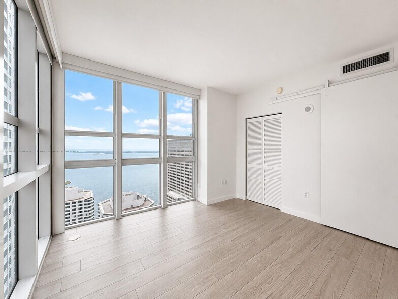 Building Photo - 951 Brickell Ave