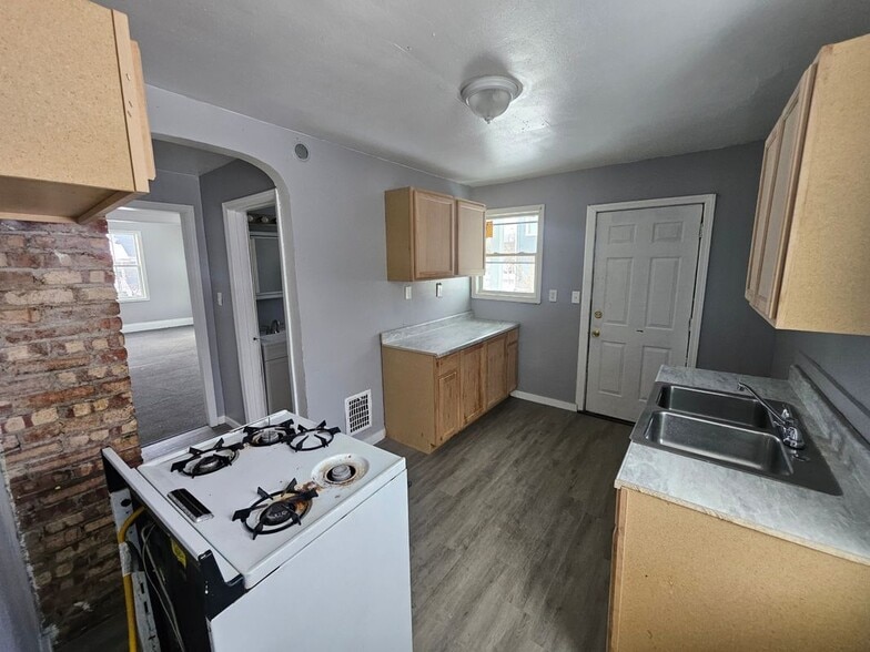 Building Photo - 117 Landon Ave