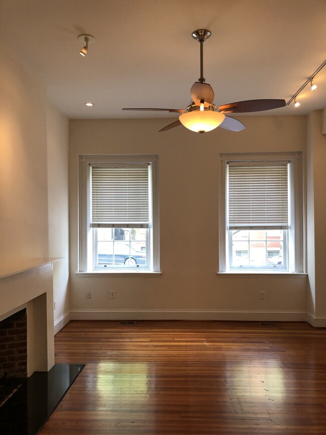 Building Photo - 509 Cathedral St