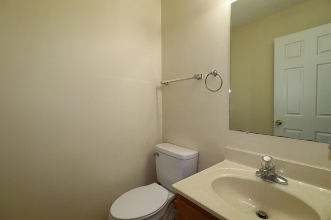 Building Photo - 107 Floyd Ct