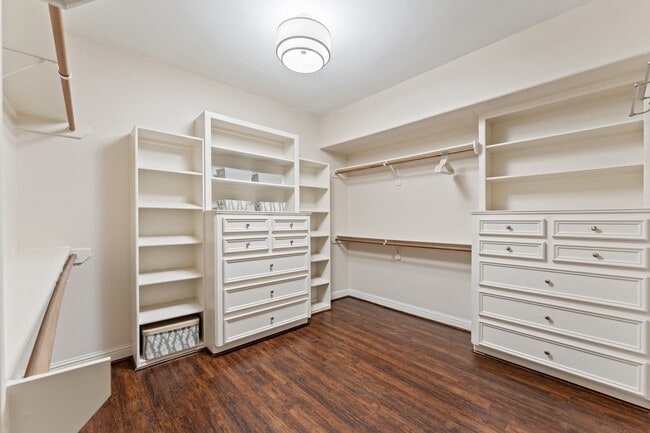 Building Photo - 5422 Gibson St