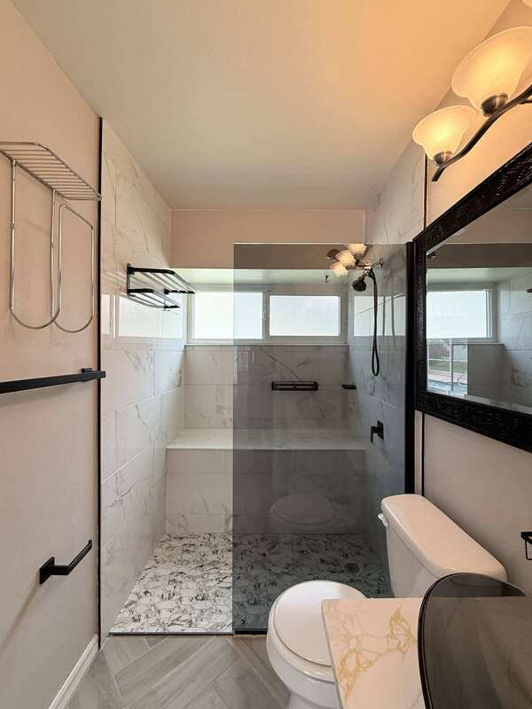 Building Photo - 1347 Overland Dr