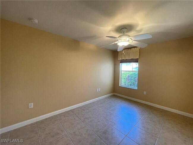 Building Photo - 8642 Genova Ct