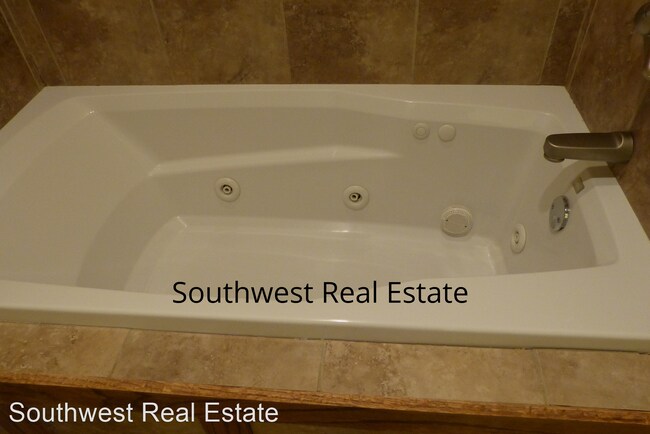 Building Photo - 3 br, 2 bath House - 2104 Reese