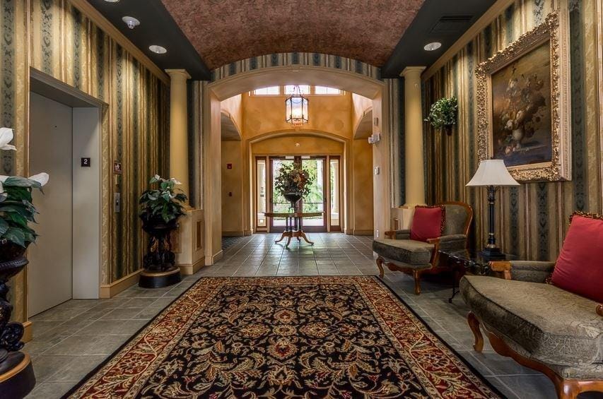 Building Photo - 5080 Fairways Cir