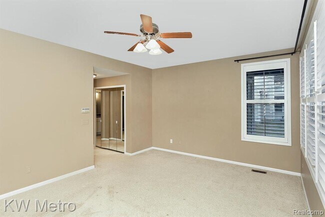 Building Photo - 516 Newburne Pointe