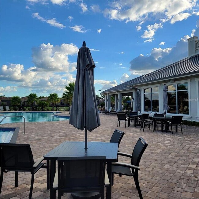 Building Photo - 17335 Blue Rdg Pl