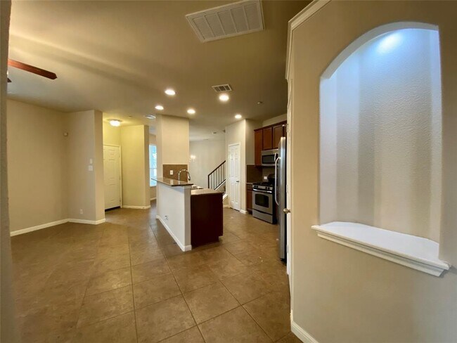 Building Photo - 1310 W Parmer Ln