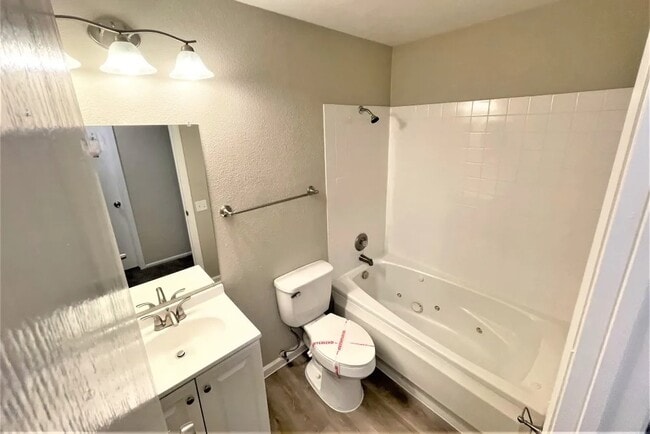 Building Photo - 15807 E Oxford Ave