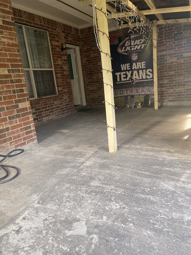 Building Photo - 6810 Atasca Creek Dr