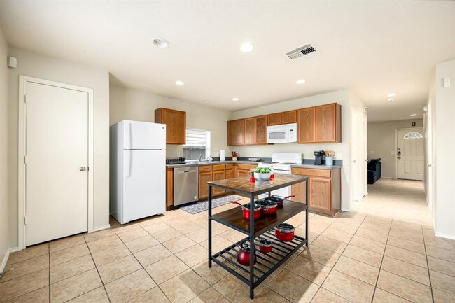 Building Photo - 814 Eagles Glide Dr