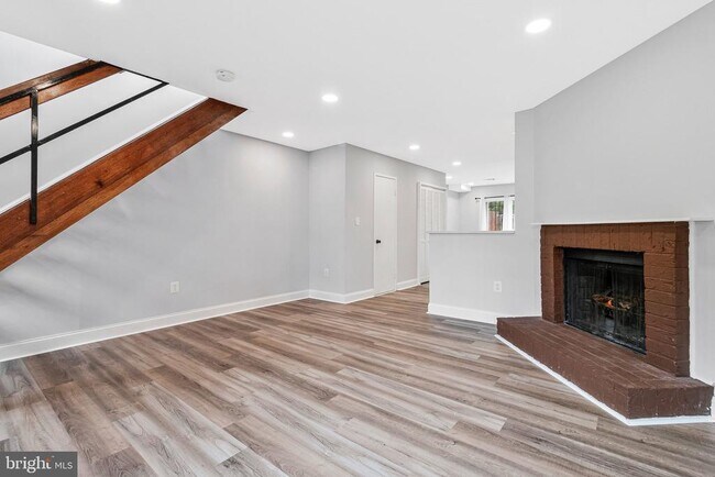 Building Photo - 2435 18th St NE