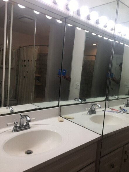 Building Photo - 860 Huntington Ave