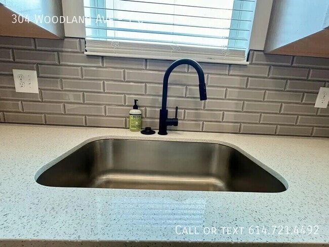 Building Photo - 304 Woodland Ave