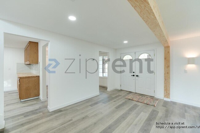 Building Photo - 12225 105th Ave NE