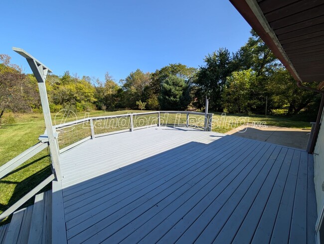 Building Photo - Spacious 4-Bedroom Home with Scenic Views ...