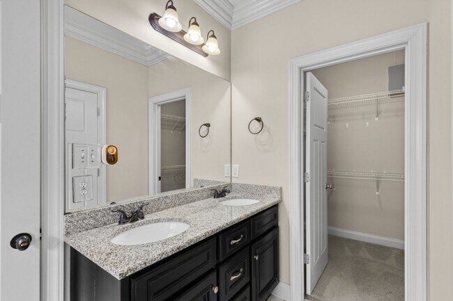 Building Photo - 948 Starr Ct