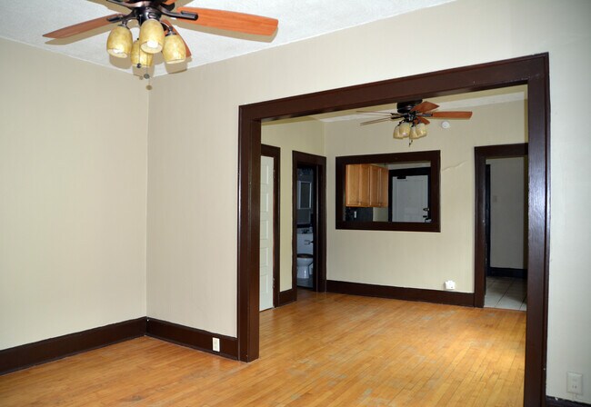 Building Photo - 3115 Girard Ave S