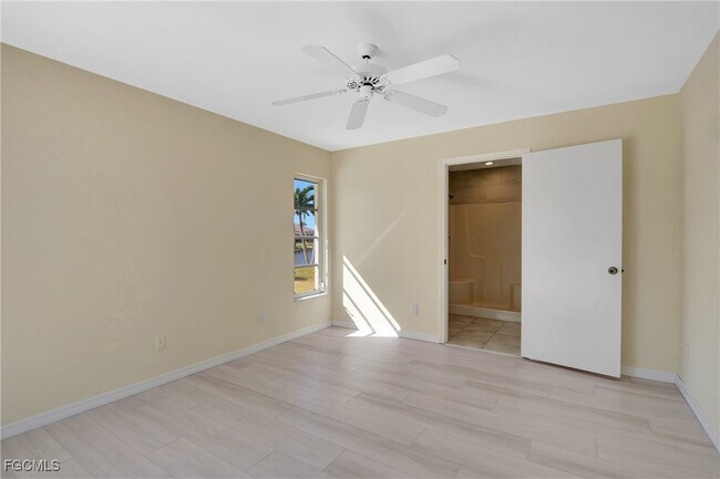 Building Photo - 2126 SW 48th Terrace