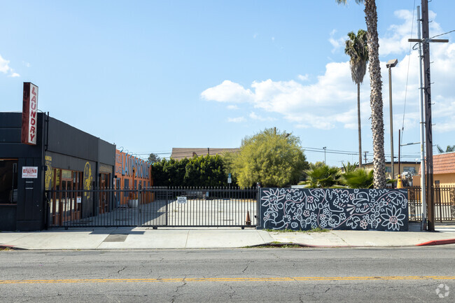 Building Photo - 611 Virgil Village