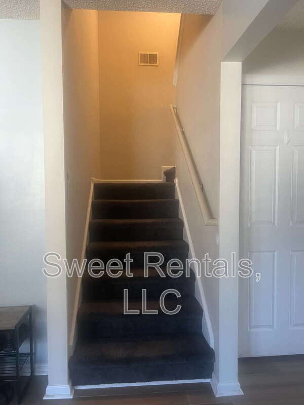 Building Photo - 343 Briarbend Rd