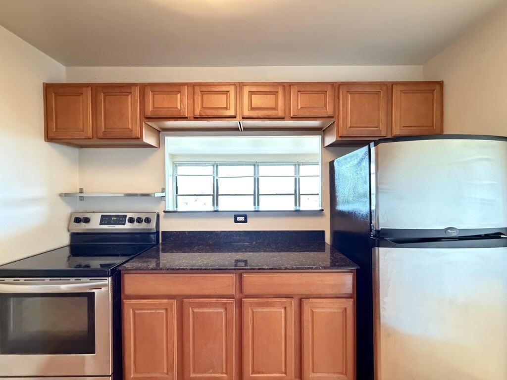 Building Photo - 4180 N Marine Dr