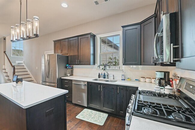 Building Photo - 905 Overture Dr
