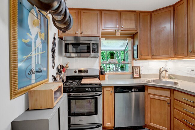 Building Photo - 4216 Brookside Ave