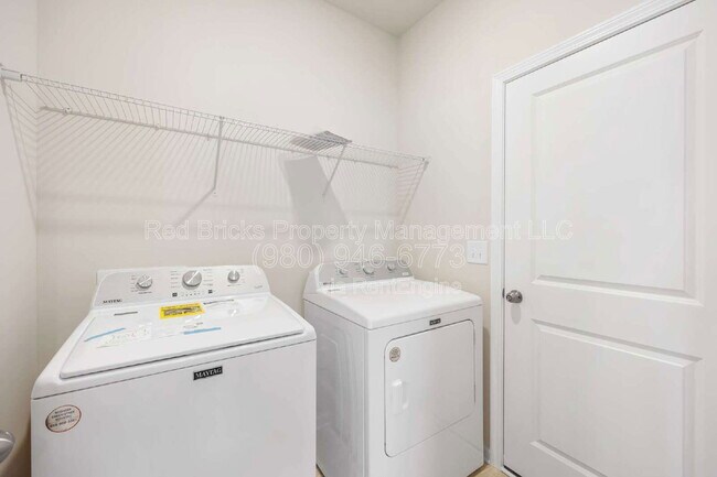 Building Photo - 14023 Turncloak Dr