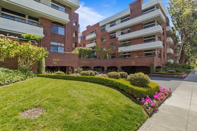 Building Photo - 200 N Swall Dr