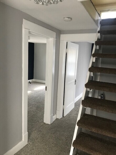 Second Level Hallway - 984 Rondel Rd